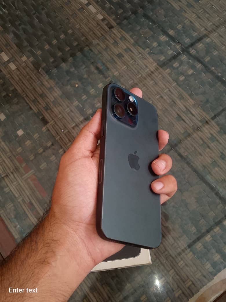 iPhone 15 Pro Max 5