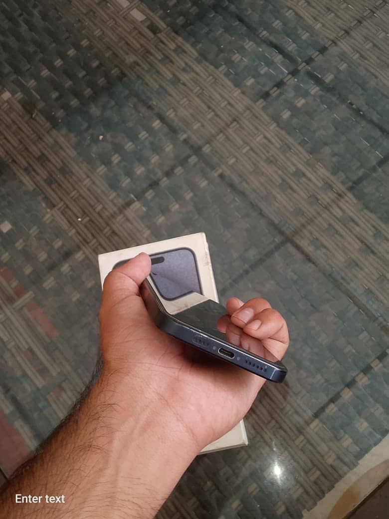 iPhone 15 Pro Max 6