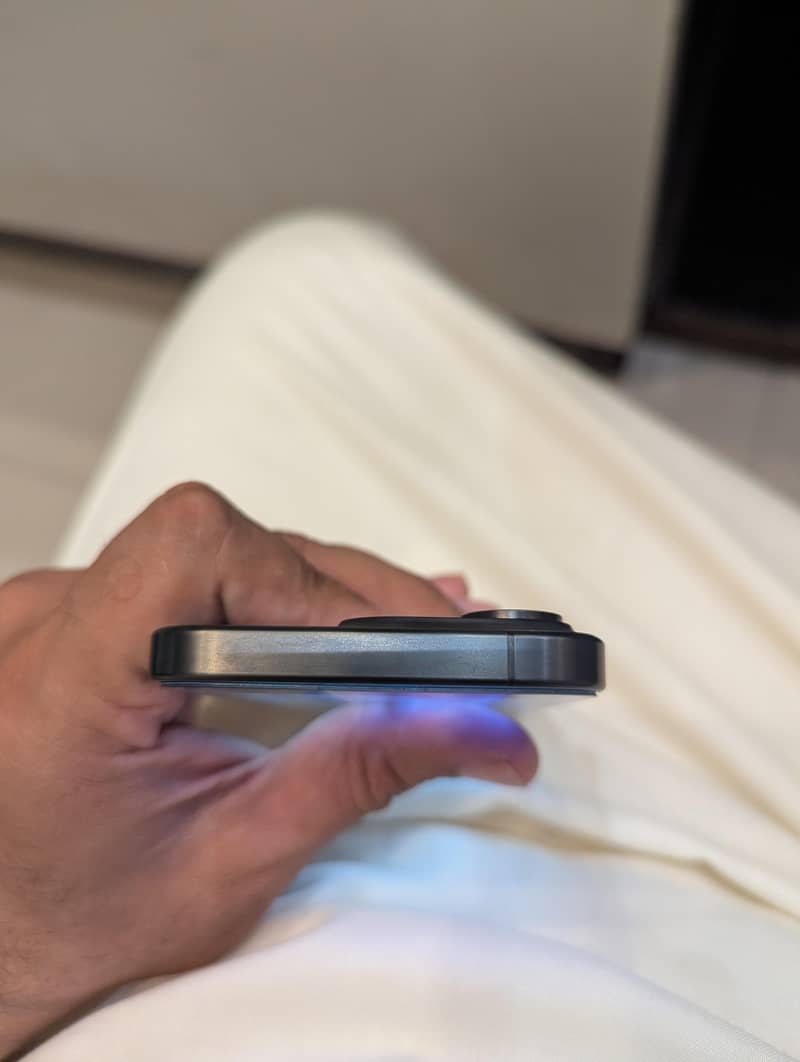 Apple iPhone 15 Pro 2