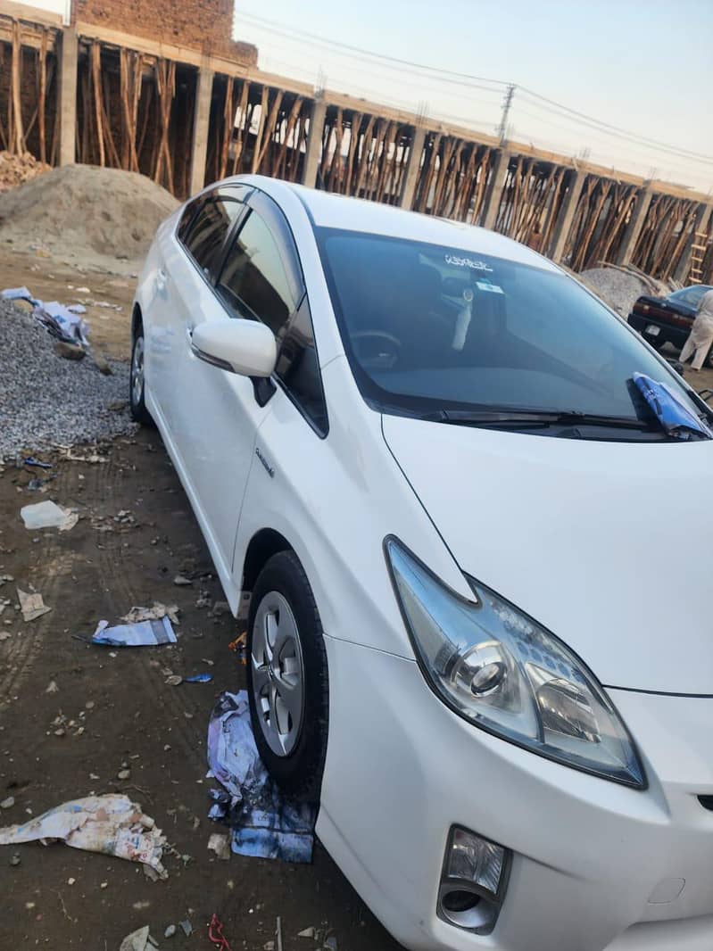 Toyota Prius 2011 1