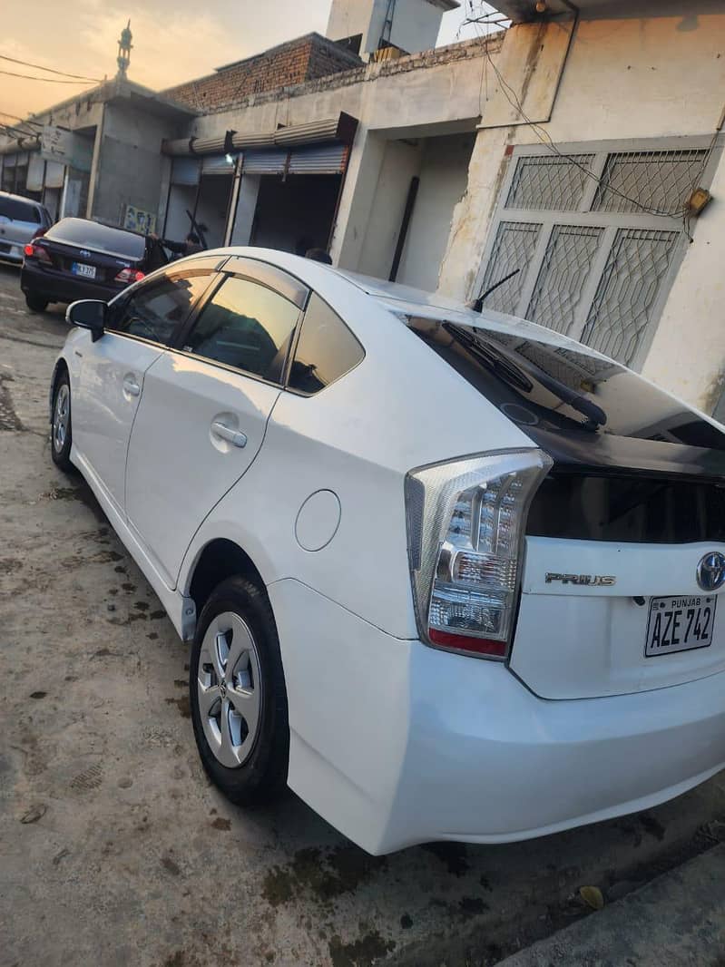 Toyota Prius 2011 5