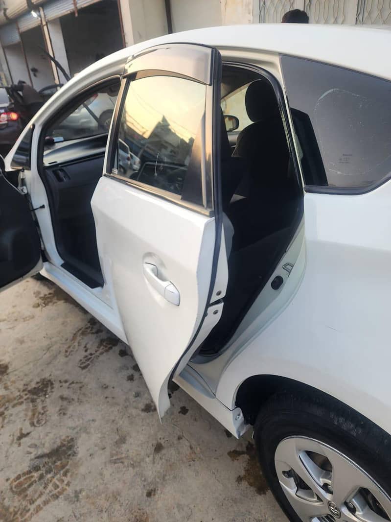 Toyota Prius 2011 6