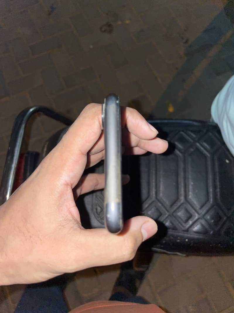 Apple iPhone 11 5