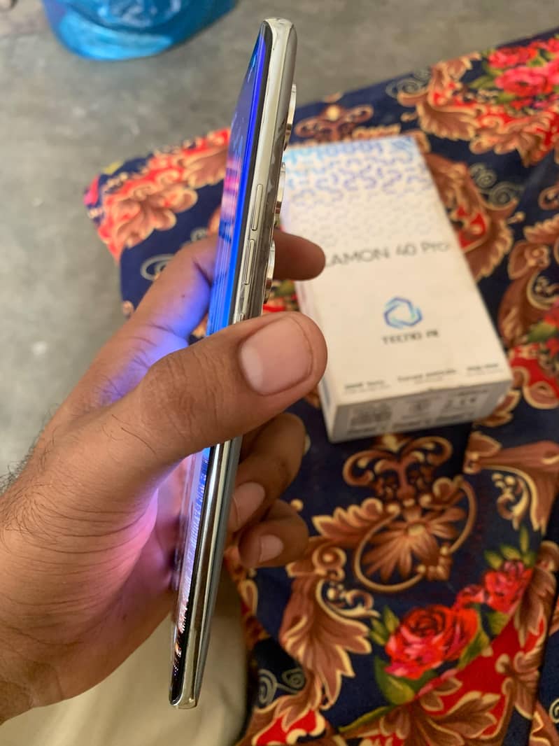 Tecno CAMON 40 Pro 5
