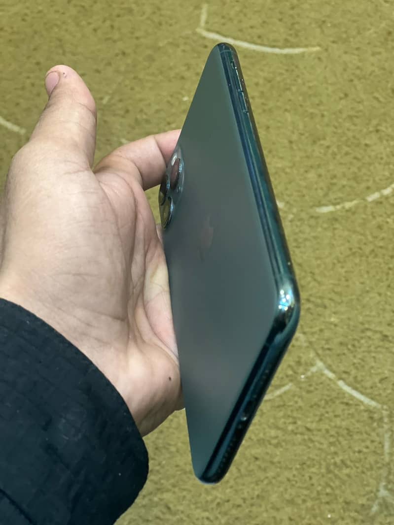 Apple iPhone 11 Pro Max 2