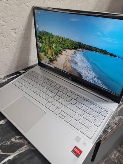 HP Amd 10th gen with 2 GB GPU