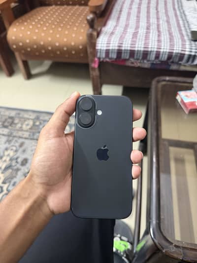 Apple iPhone 16