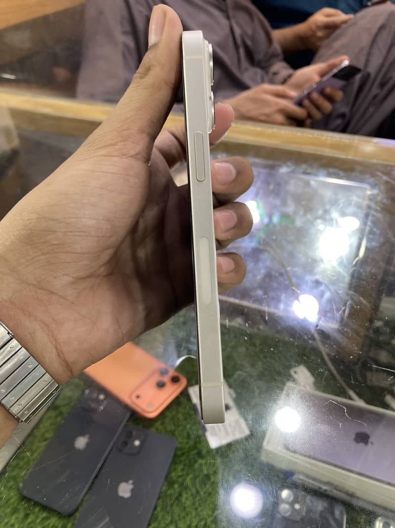 Apple iPhone 14 3