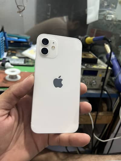 Apple iPhone 12