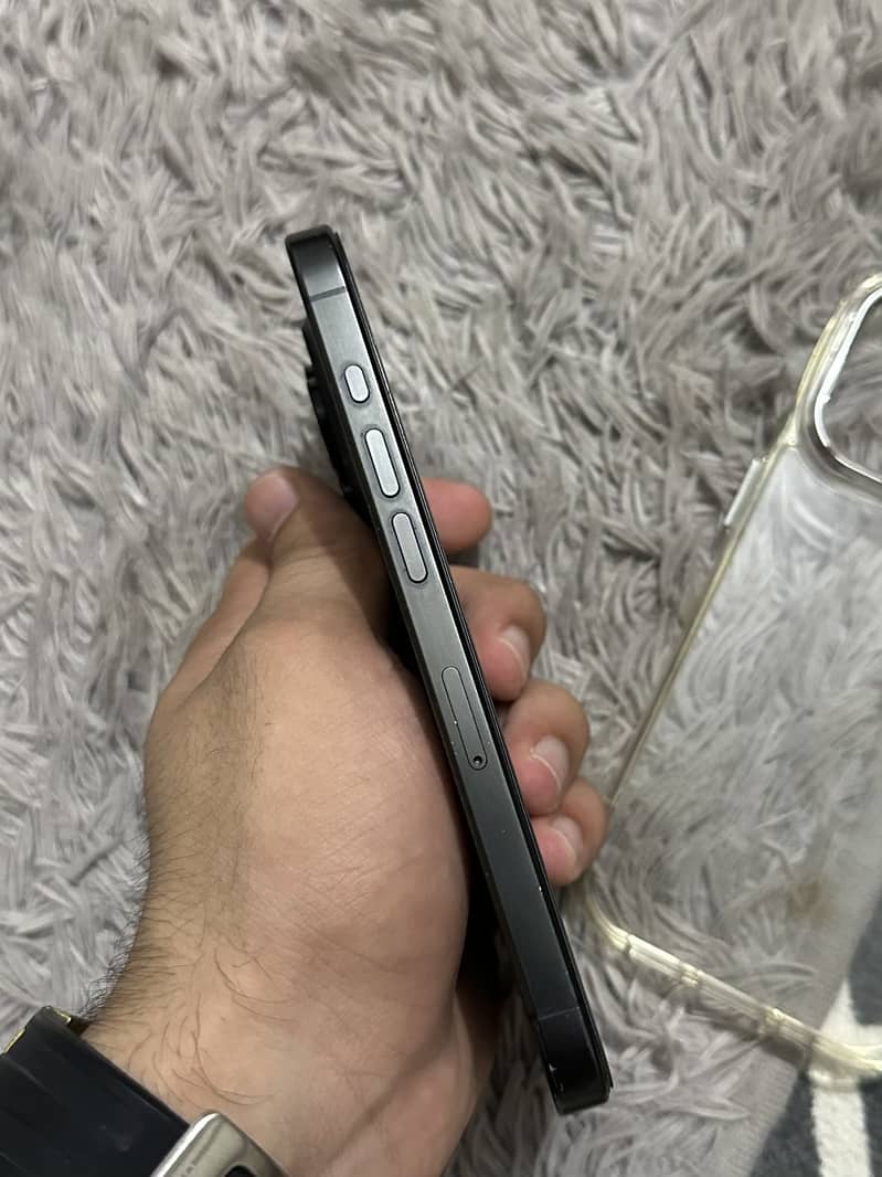 Apple iPhone 15 Pro 1