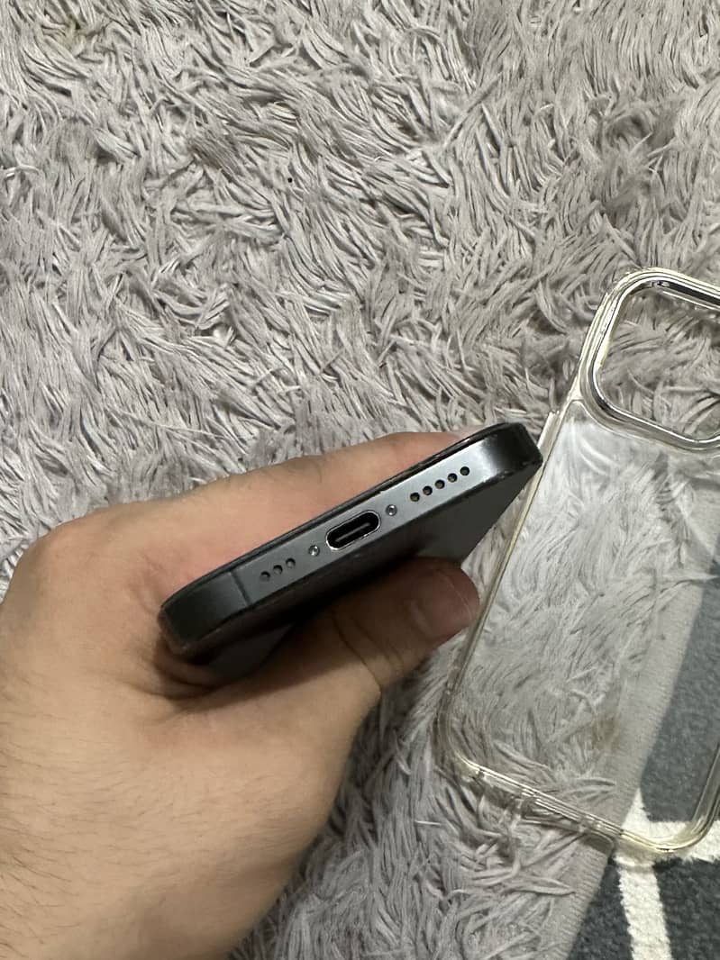 Apple iPhone 15 Pro 2