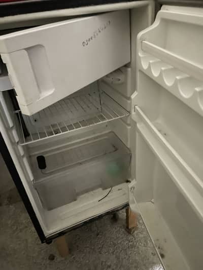 Dawlance room fridge