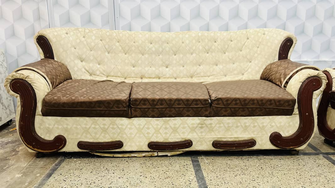 5-Seater Sofa Set – Strong & Sturdy | Good Condition 1