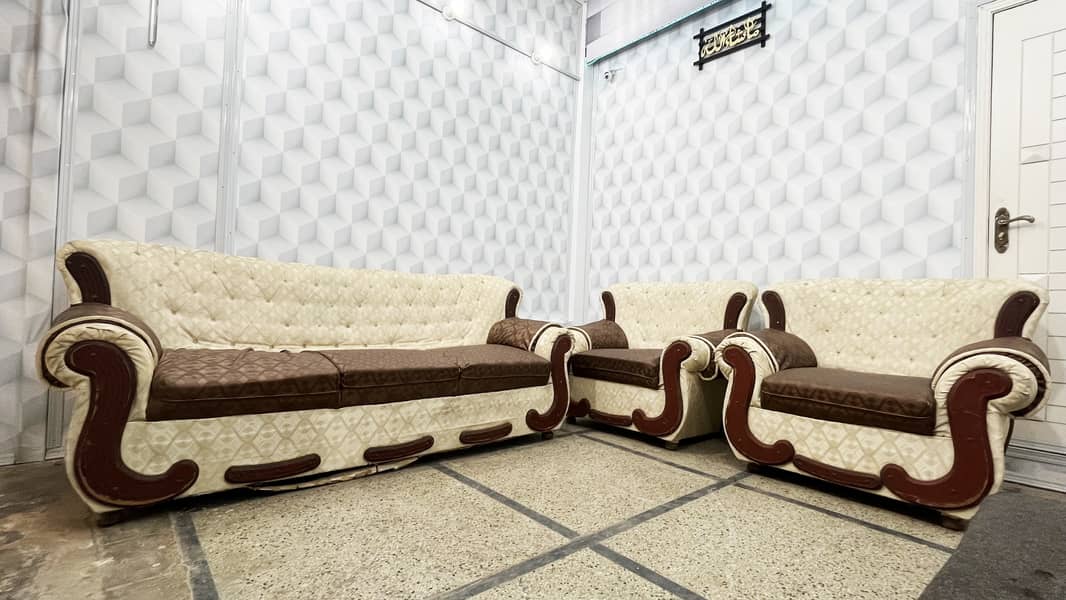 5-Seater Sofa Set – Strong & Sturdy | Good Condition 2