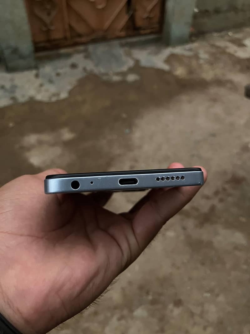 Tecno Spark 20 4