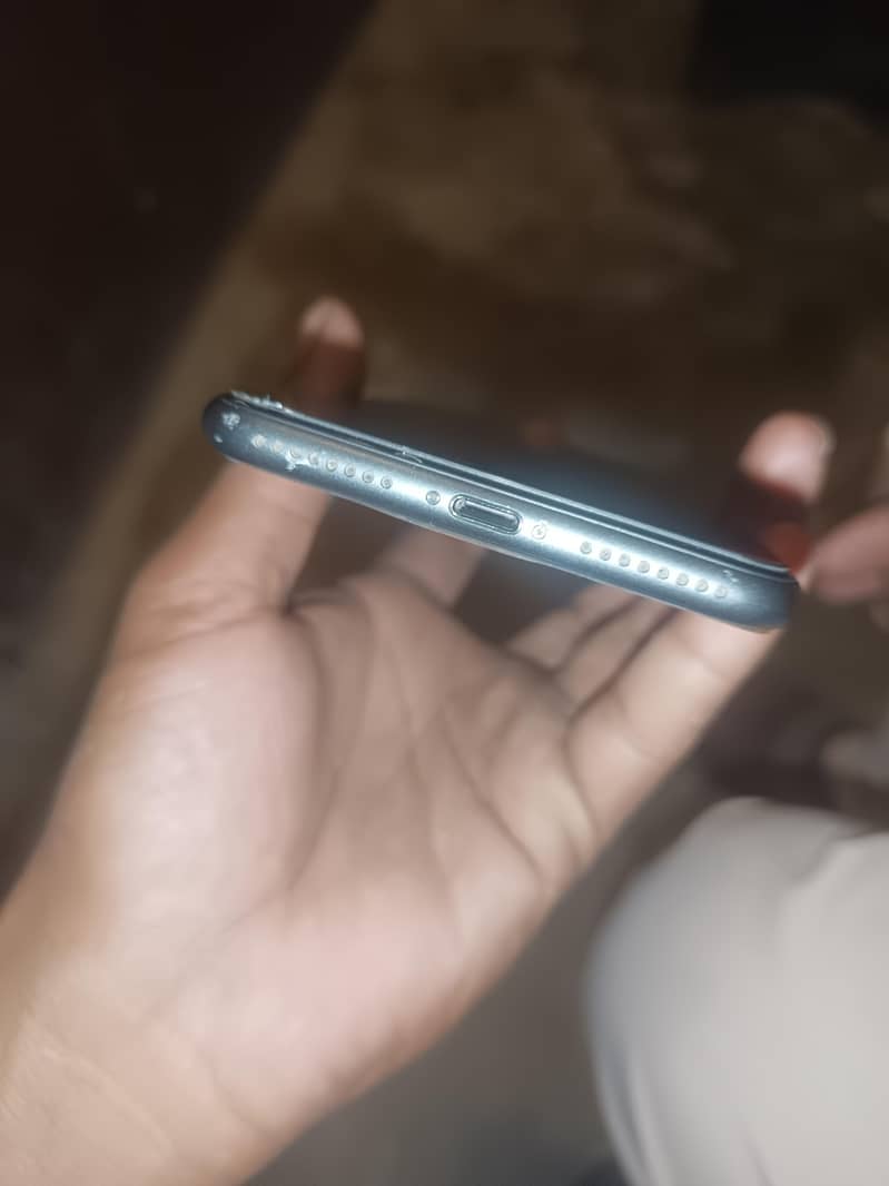 Apple iPhone 8 Plus 3