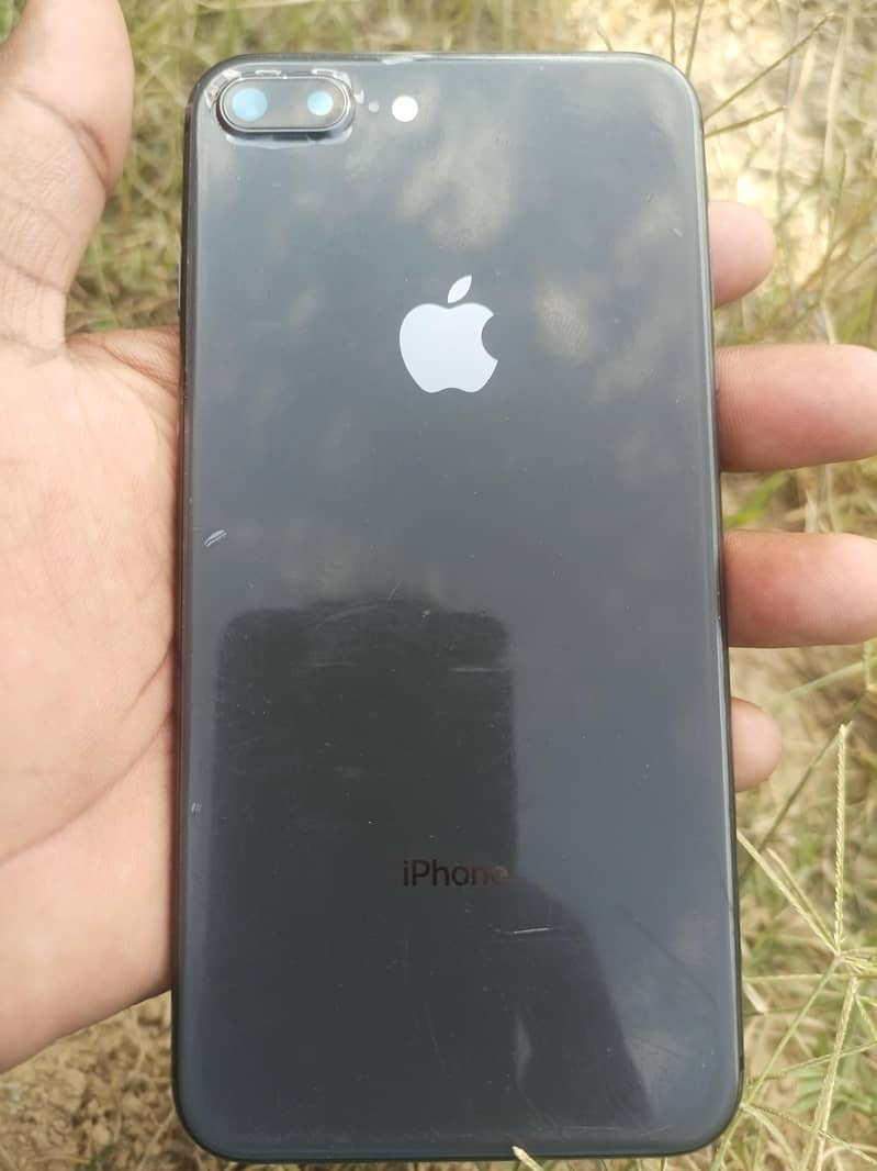 Apple iPhone 8 Plus 4