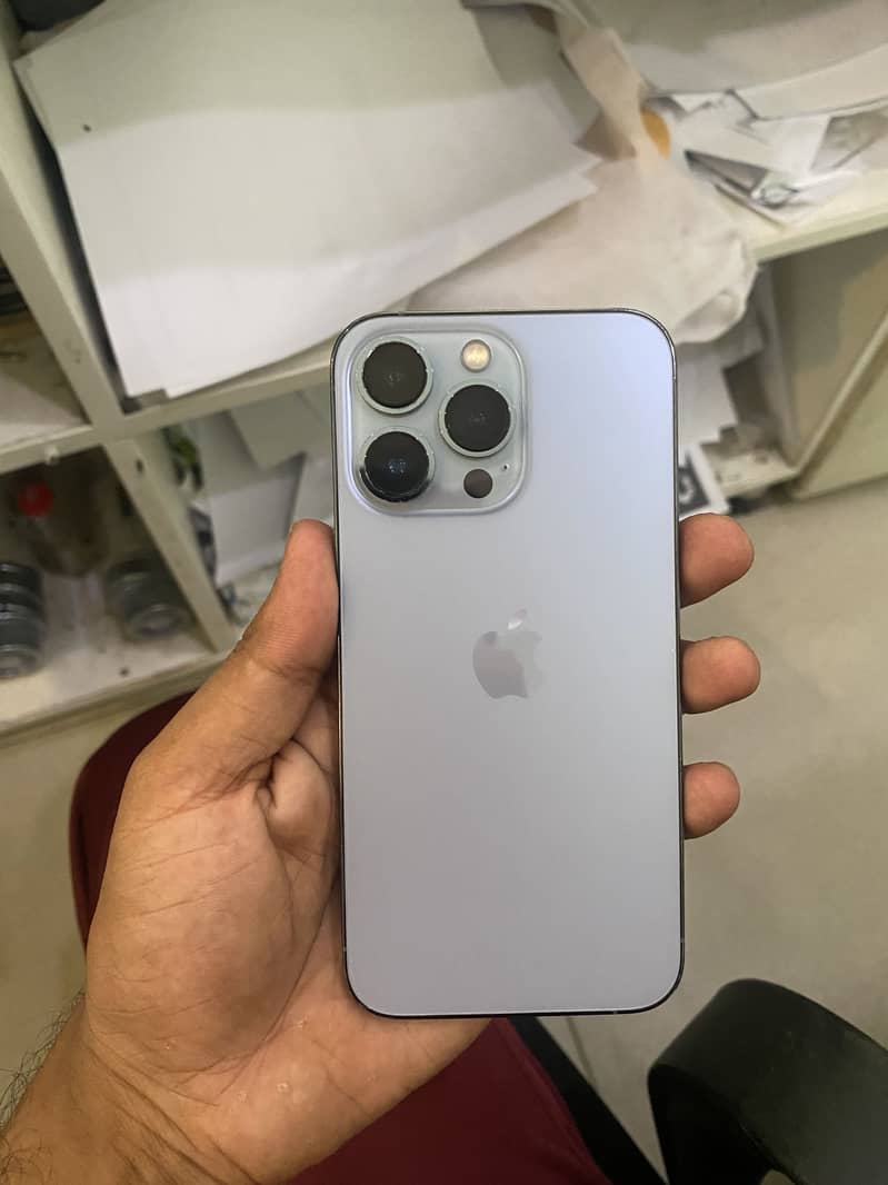 Apple iPhone 13 Pro 1