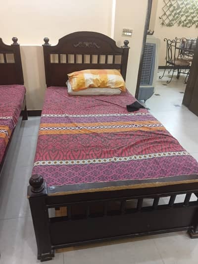 4 wooden beds for sale