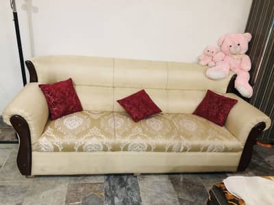 7 seter sofa set neat cleen