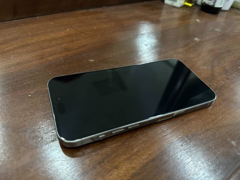 Apple iPhone 15 Pro Max 4