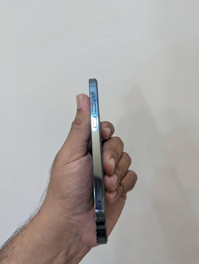 Apple iPhone 12 Pro 4