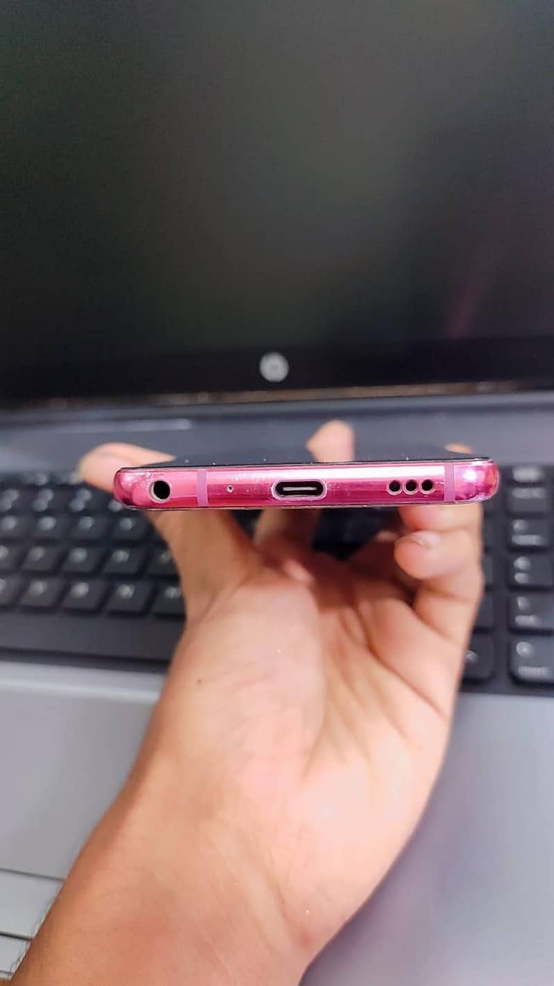 LG G7 Thin 2