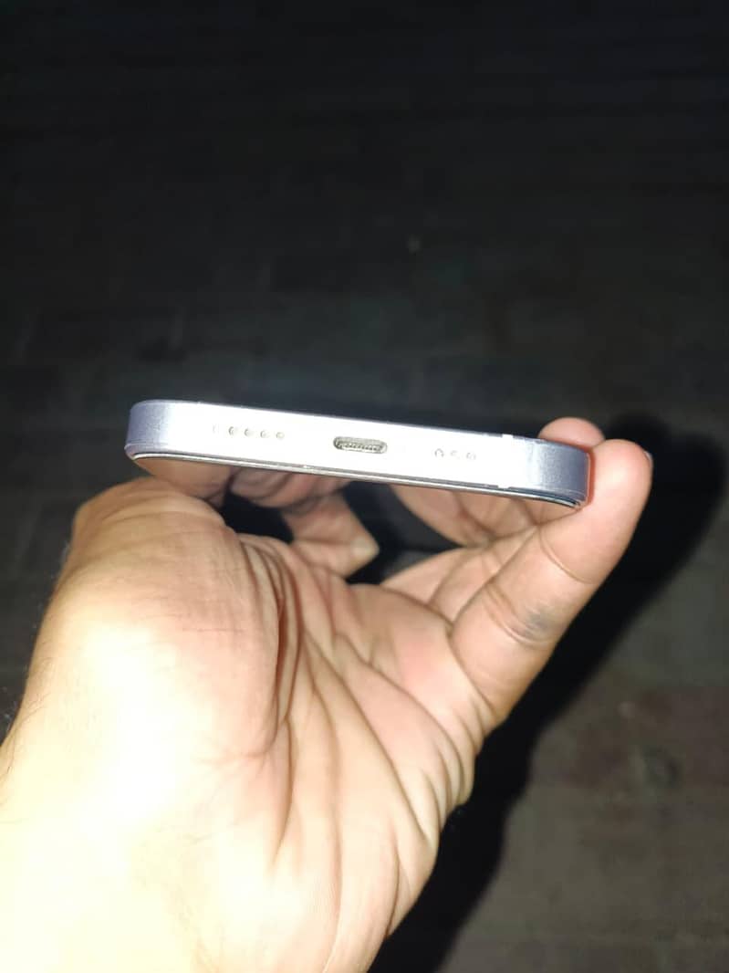 Apple iPhone 14 4