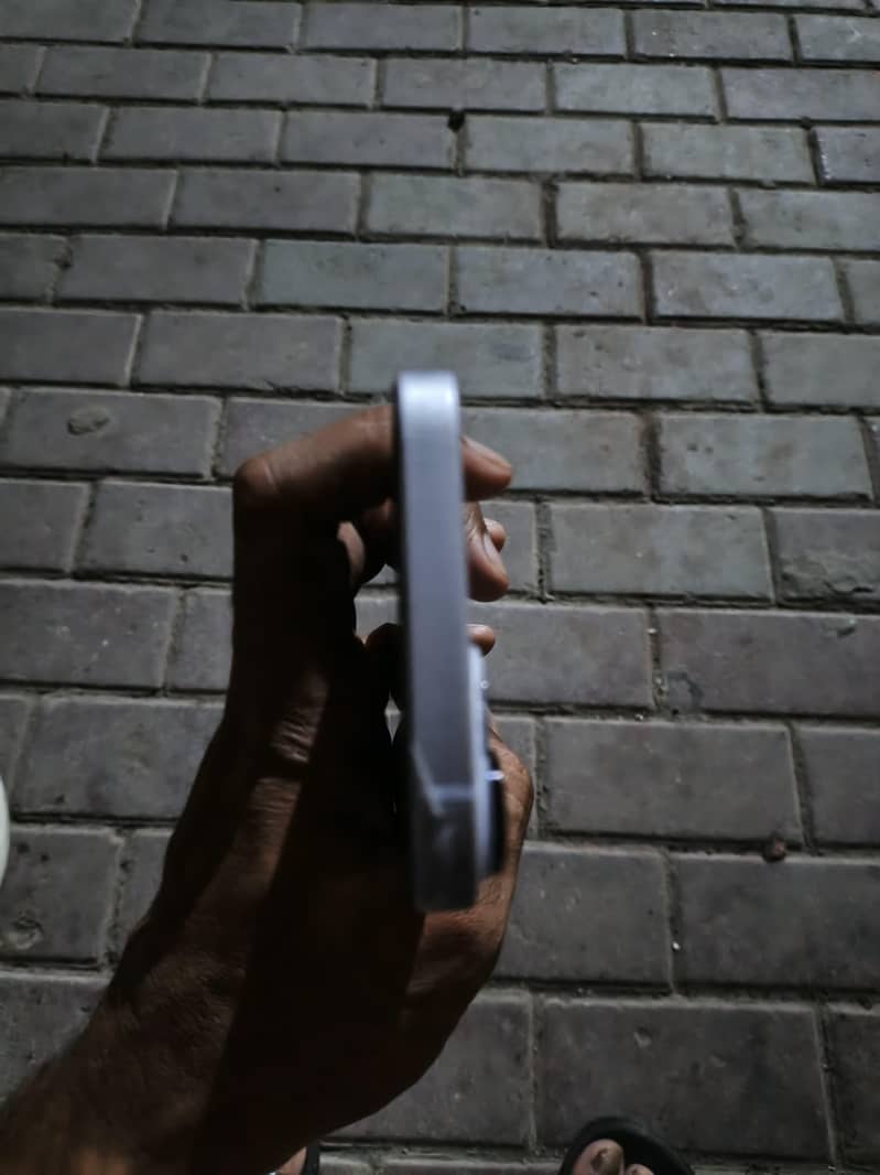 Apple iPhone 14 5