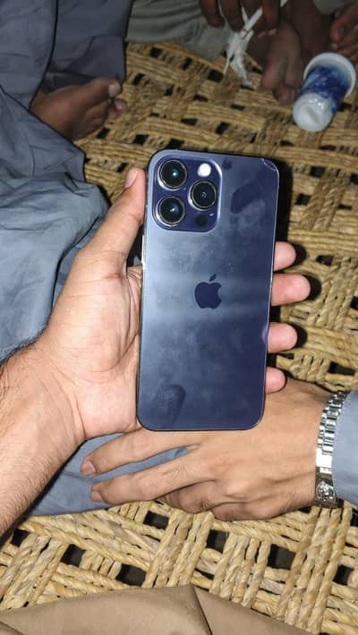 I phone 14 pro max condition 9 10 water pack face I'd oky jv back brea