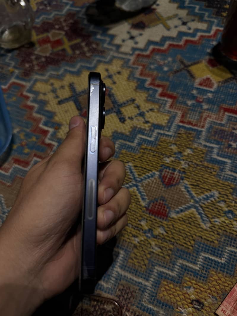 Apple iPhone 15 Pro 3