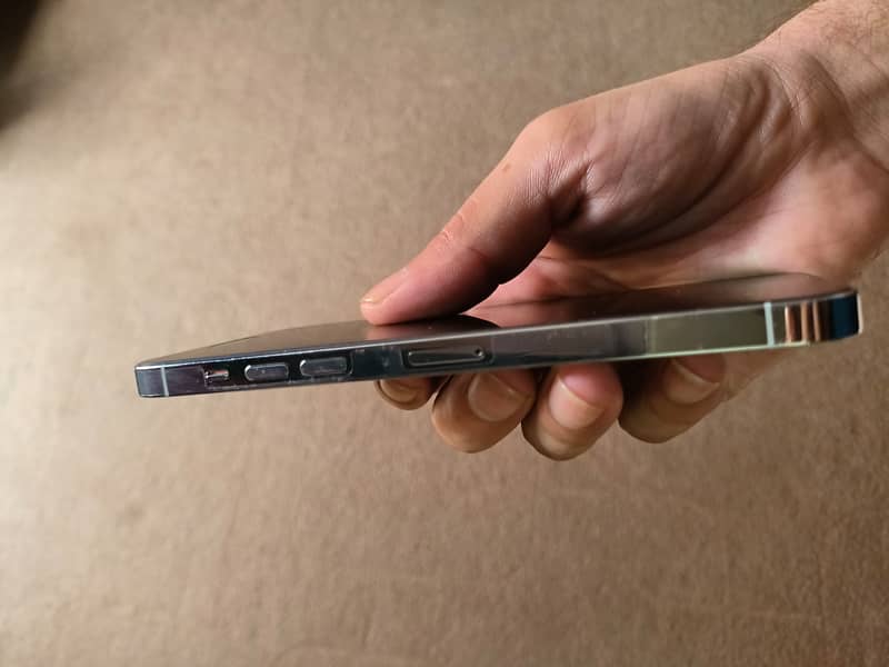 Apple iPhone 14 Pro Max 1