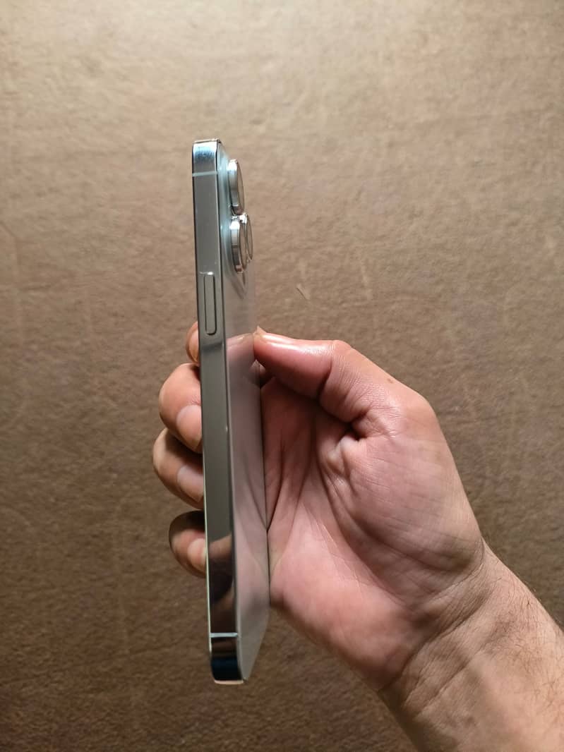 Apple iPhone 14 Pro Max 7