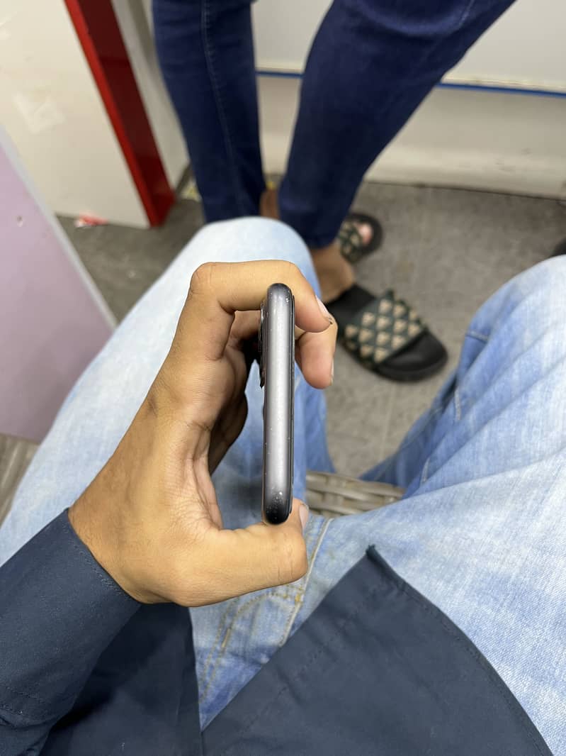 Iphone 11 4