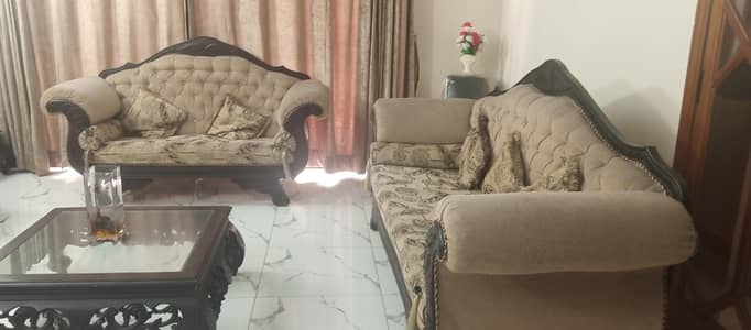 Luxury wooden carved sofa (3+2+1) excellent condition