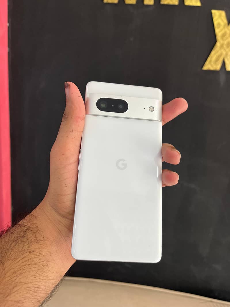Google Pixel 7 4