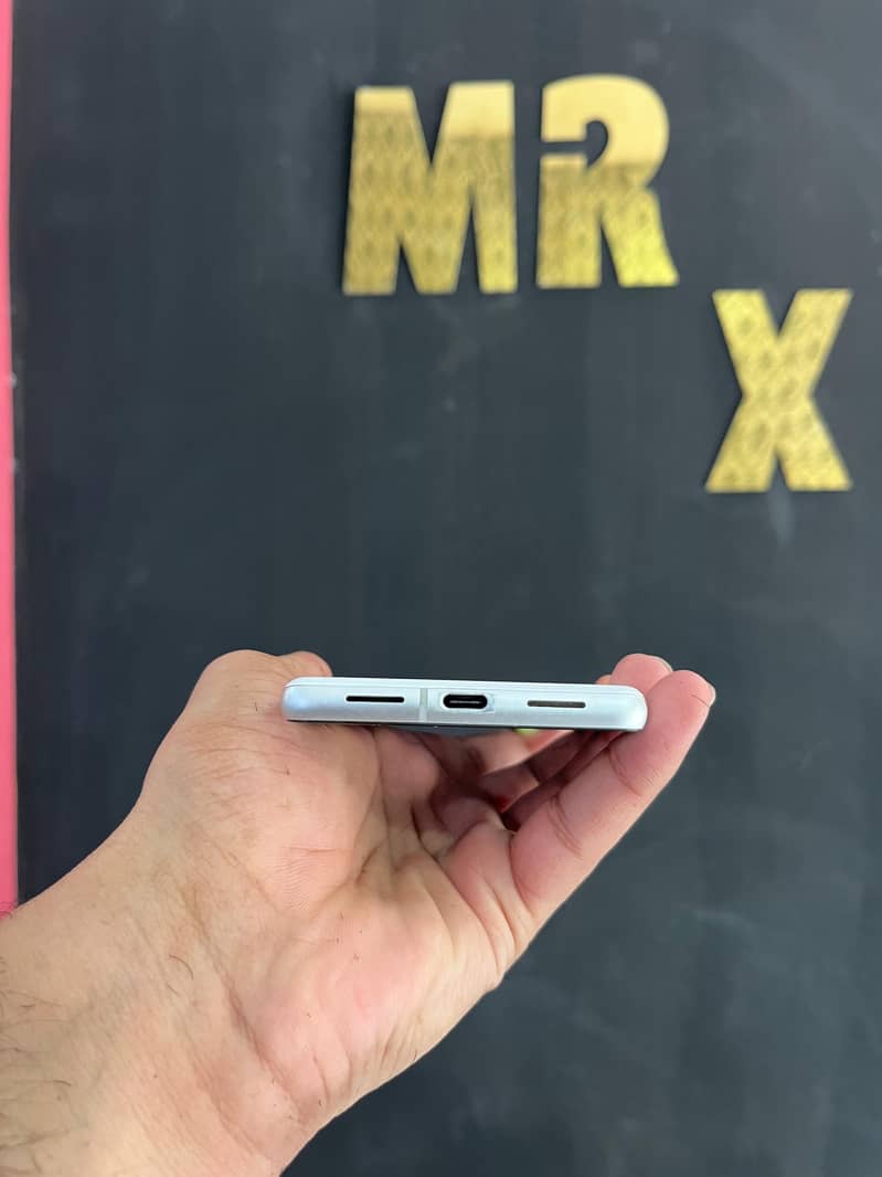 Google Pixel 7 5