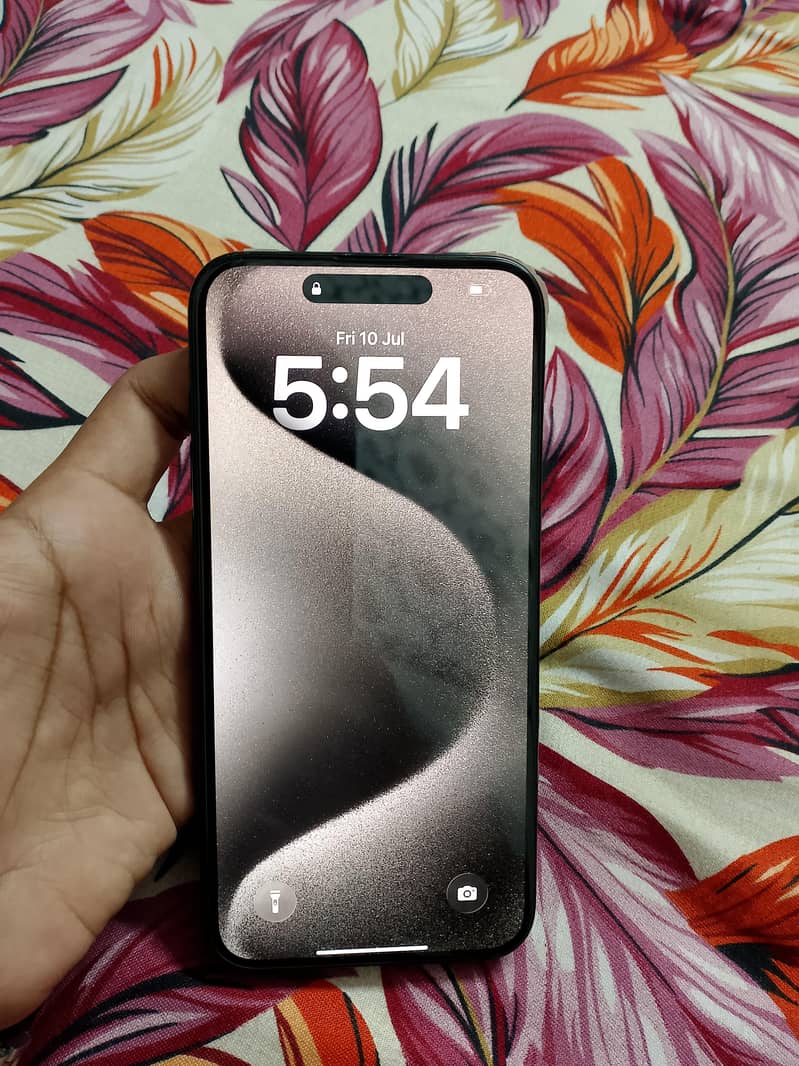 Apple iPhone 15 Pro Max 1