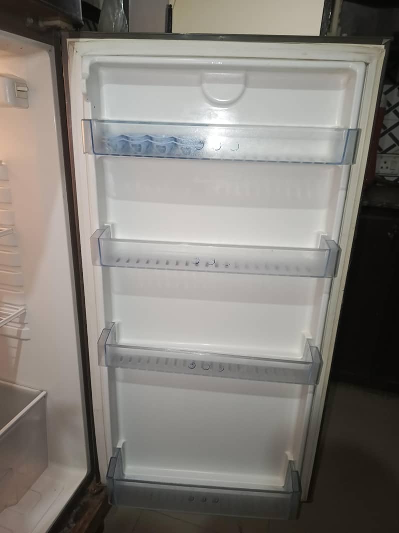 haire fridge 3