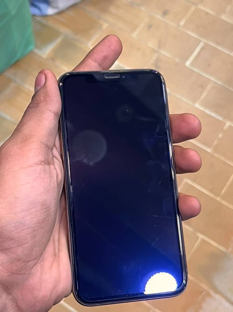 Apple iPhone XS 1