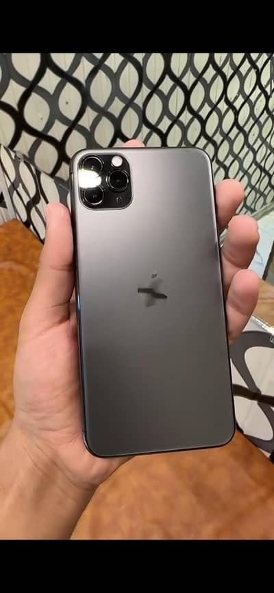 apple iPhone 11 Pro max far sale contact me WhatsApp 03265946493