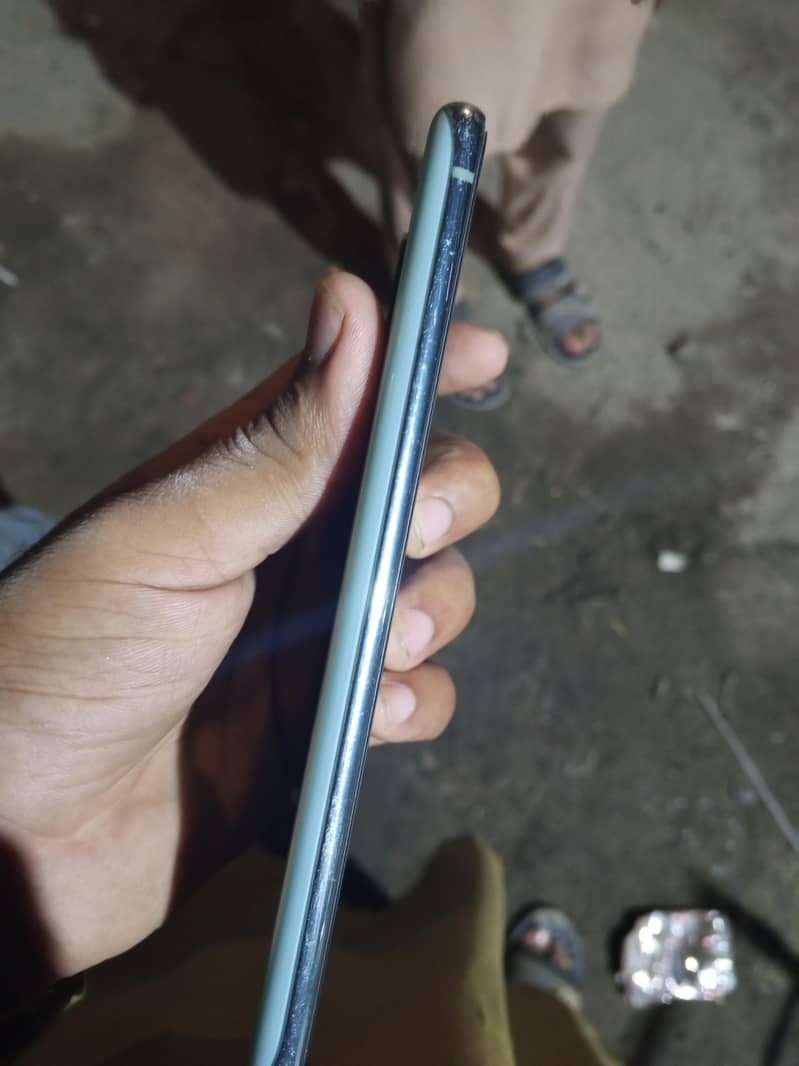 Samsung Mobile S20 FE 3