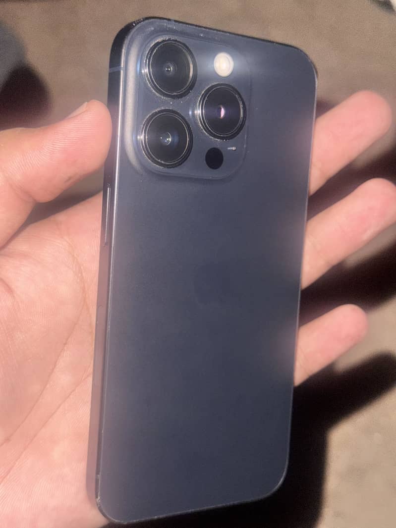 Apple iPhone 15 Pro 2