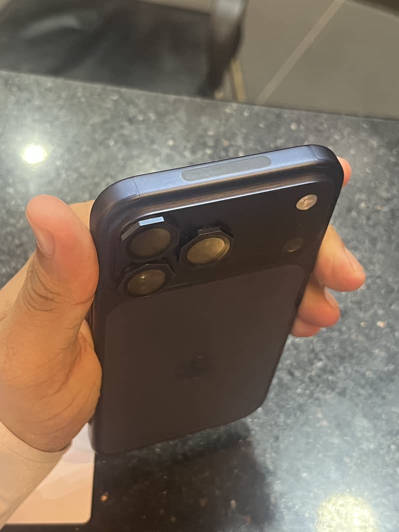 Apple iPhone 17 Pro Max 2