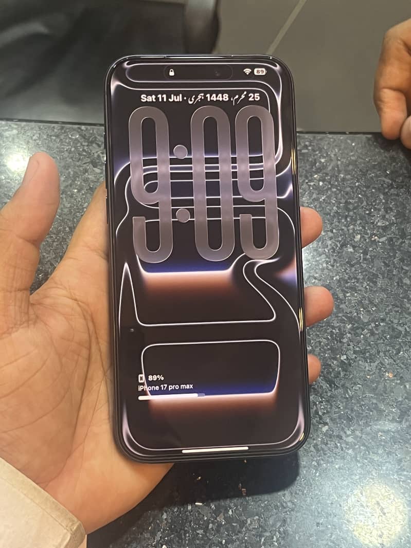 Apple iPhone 17 Pro Max 4