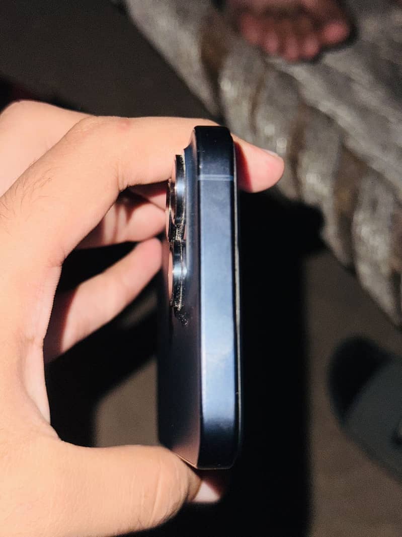 Apple iPhone 15 Pro Max 0