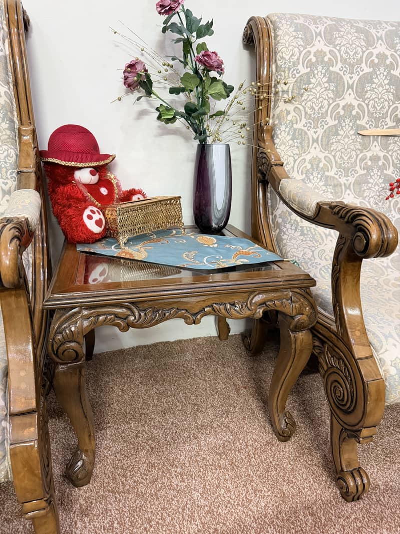 Royal Branded Coffee Chairs with Table 4