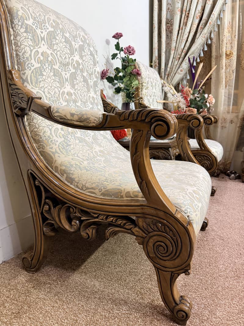 Royal Branded Coffee Chairs with Table 6