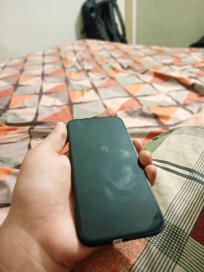 Apple iPhone 13 2