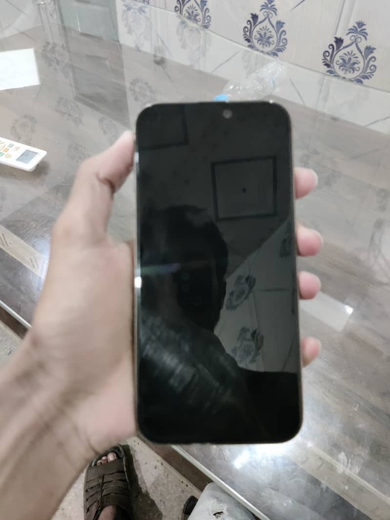 iPhone 16 Pro Max 5
